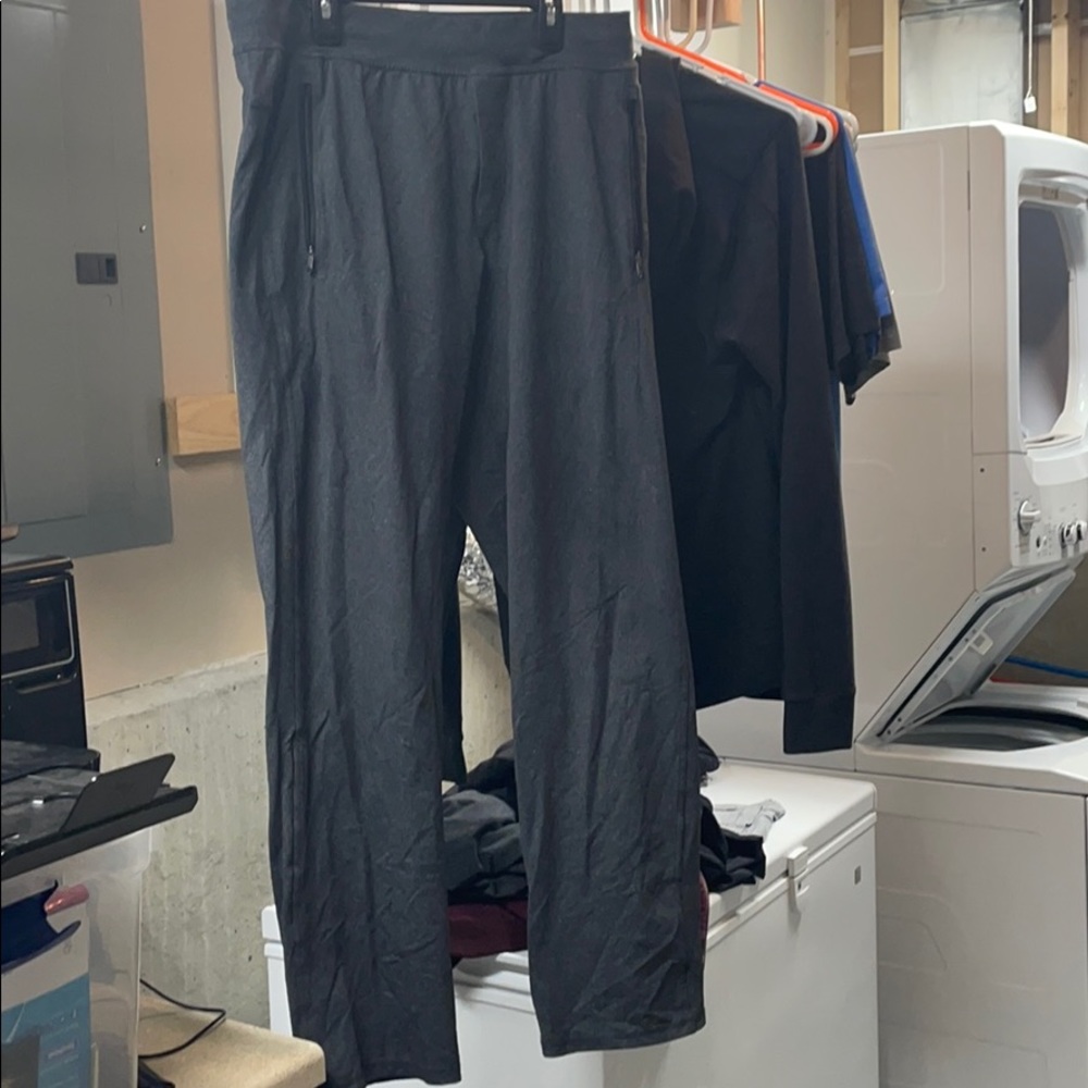 Men’s Lululemon sweatpants